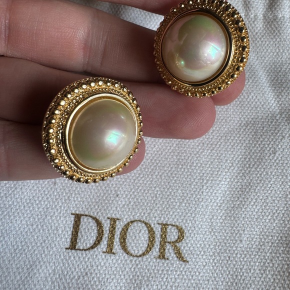 Vintage gold tone Christian Dior clip on earrings - Picture 1 of 10